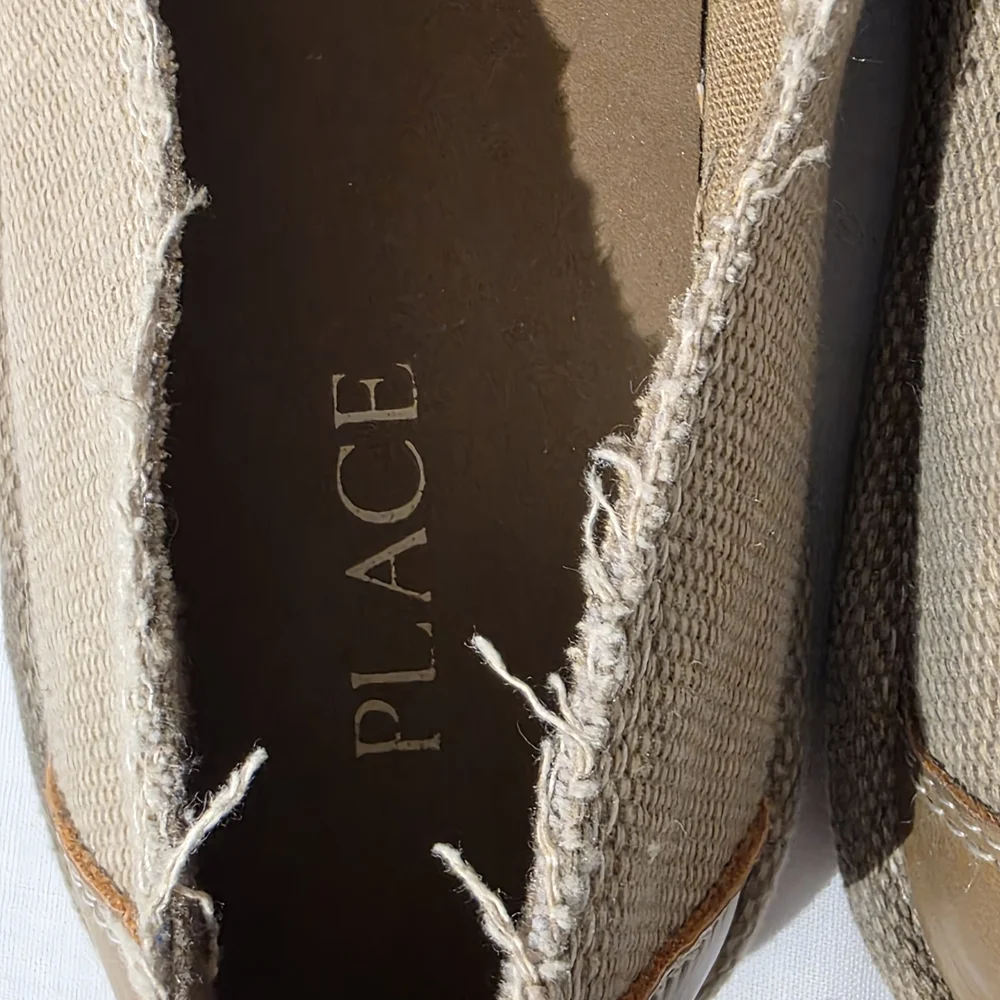 Childrens Place Beige Canvas Slip-Ons Sz 3, Boat Shoes